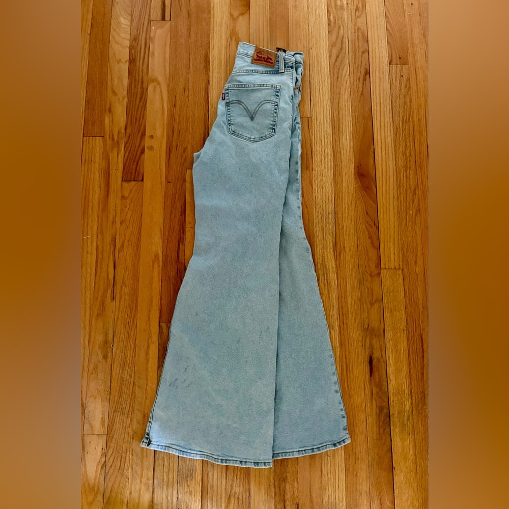 Levi’s ribcage wide leg jeans size 30